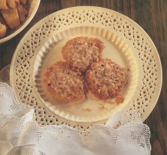 Nut lace cookies
