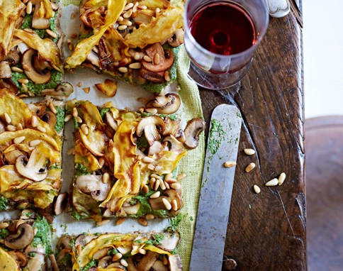Nut roast crust with Dorset blue vinny