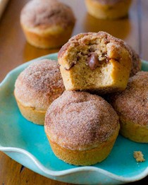 Nutella-stuffed cinnamon sugar muffins
