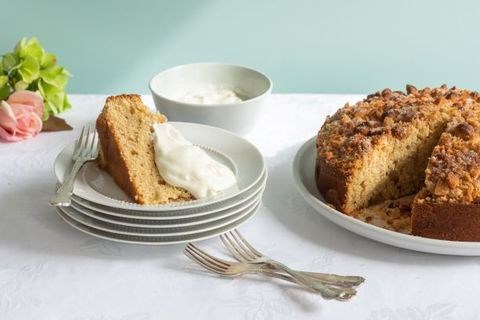 Nutmeg & apple cake with macadamia topping