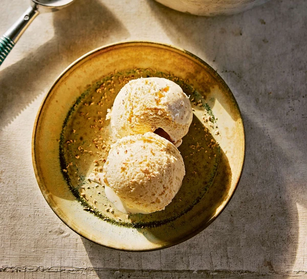 Nutmeg ice cream