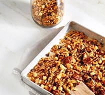 Nuts & seeds granola