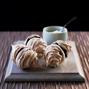 Nutty chocolate meringues
