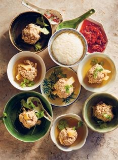 Nyonya pork and crab meatball soup (Bakwan kepiting)