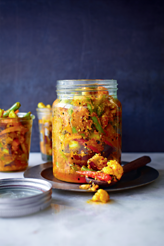 Nyonya vegetable pickle (Achar Nyonya)