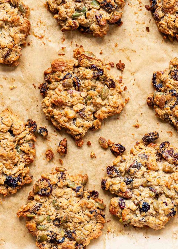 Oat and tahini breakfast cookies