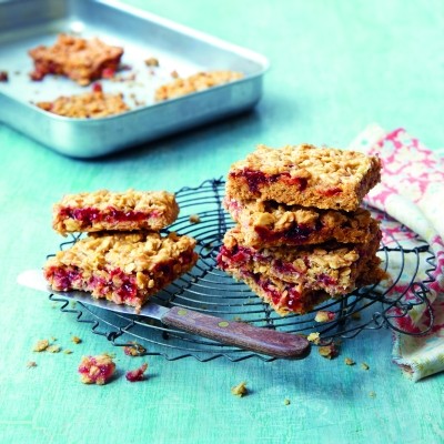 Oat bars filled with jam