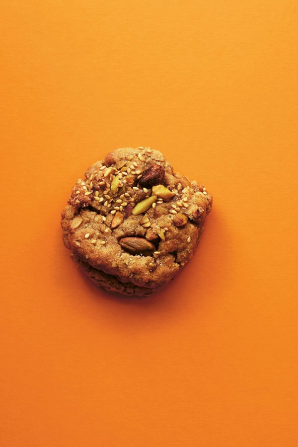 Oat cookies with apricot & pistachio dukkah