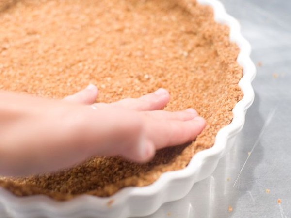 Oat crumble crust