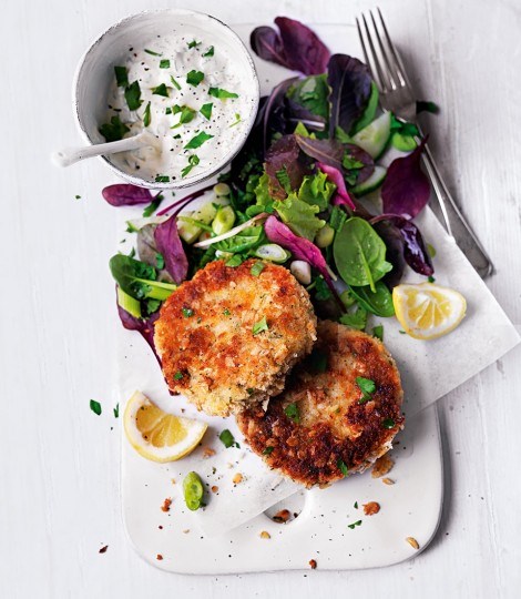 Oat-crusted mackerel and horseradish fishcakes with herby crème fraîche 