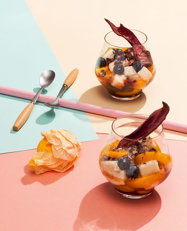 Oat-milk taho with peach & blueberry