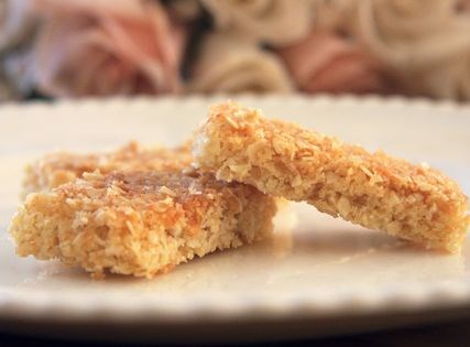 Oat shortbread slice