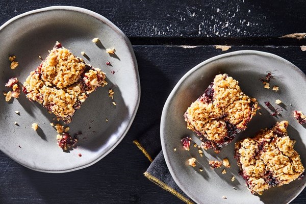 Oat streusel jam bars