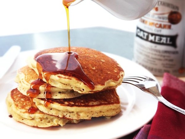 Oatmeal and brown butter pancakes