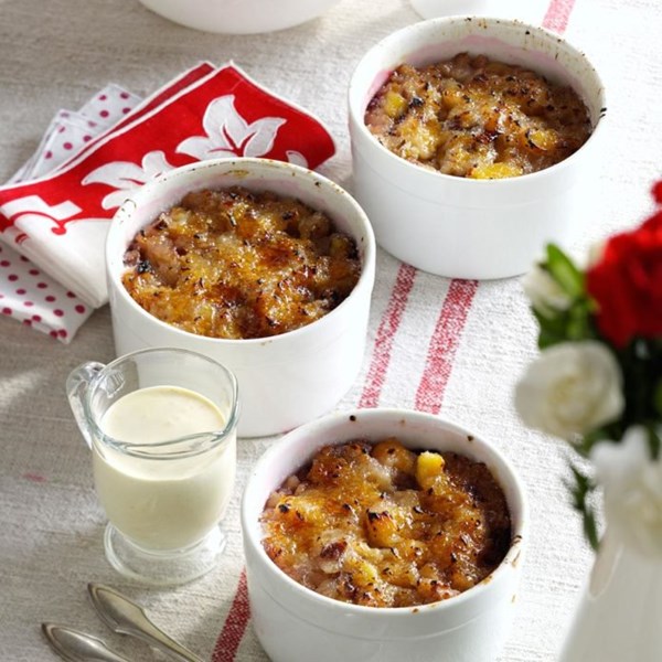 Oatmeal brulee with ginger cream