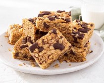 Oatmeal chocolate chip cookie bars