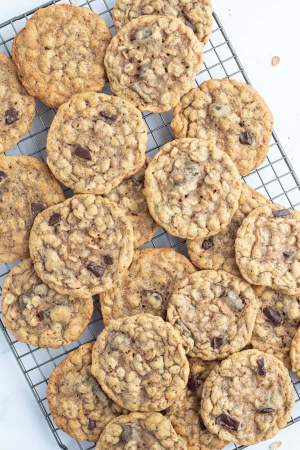 Oatmeal chocolate chunk cookies
