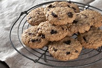 Oatmeal cookies with dried cherries
