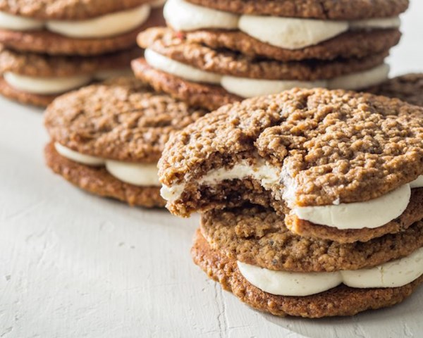 Oatmeal cream sandwich cookies