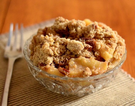 Oatmeal pecan apple crumble
