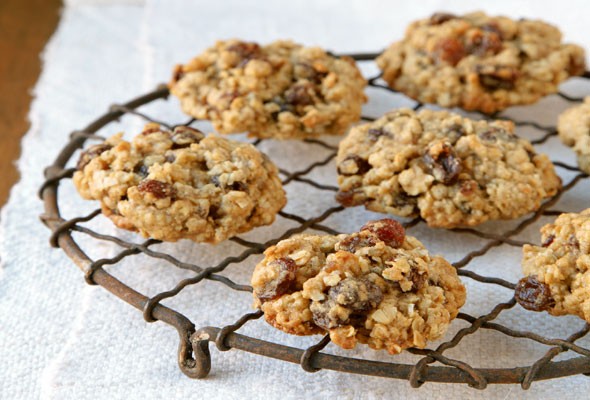 Oatmeal raisin cookies