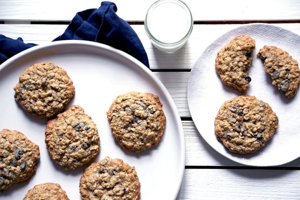 Oatmeal raisin cookies