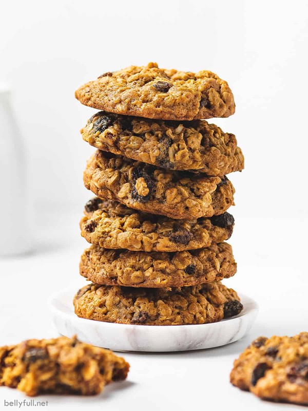 Oatmeal raisin cookies