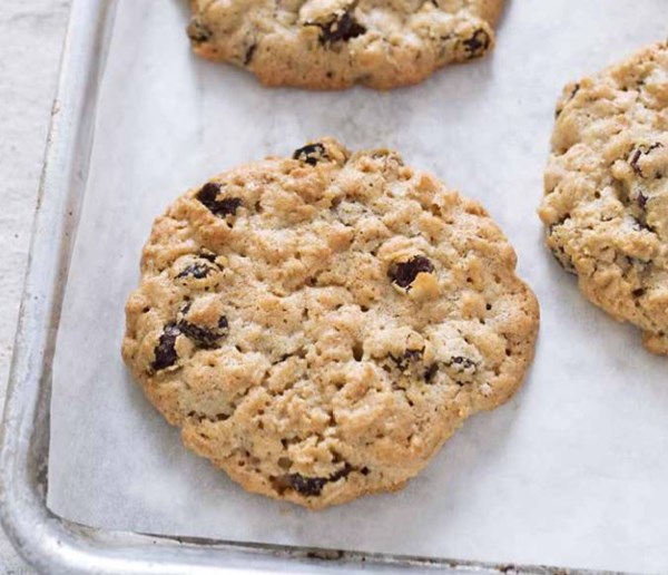 Oatmeal raisin cookies