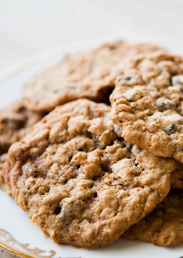 Oatmeal raisin cookies