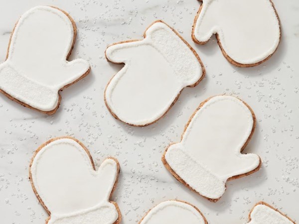 Oatmeal-raisin mitten cookies 