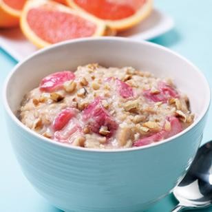 Oatmeal-rhubarb porridge