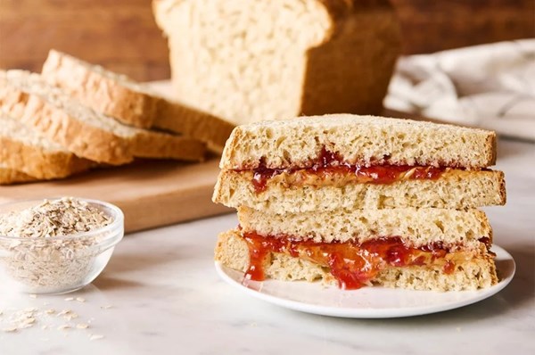 Oatmeal sandwich bread