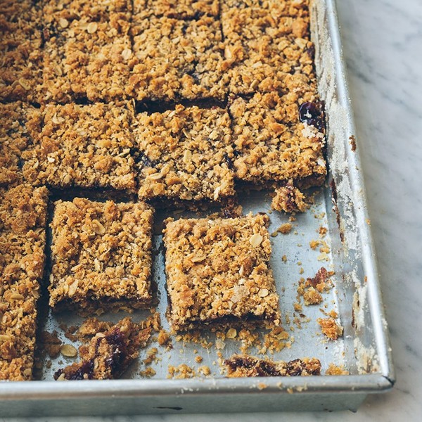 Oatmeal streusel jam bars