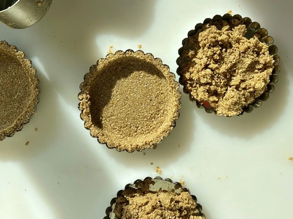 Oatmeal tart or pie crust