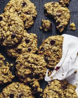 Oatmeal-walnut chocolate chip cookies