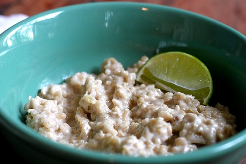 Oatmeal with ginger, coconut milk and lime