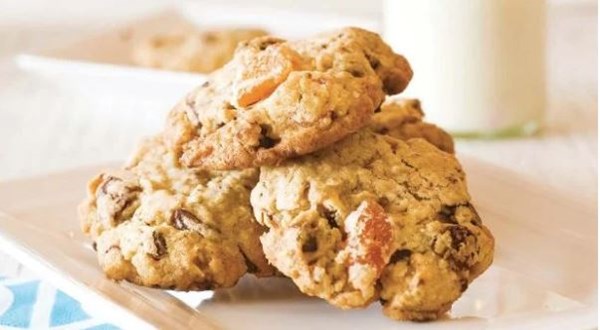 Oaty apricot and chocolate cookies