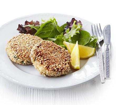 Oaty mackerel & horseradish fishcakes 