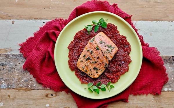 Ocean trout with spicy onion sauce 