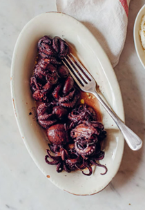 Octopus in wine (Polpi in tecia) 