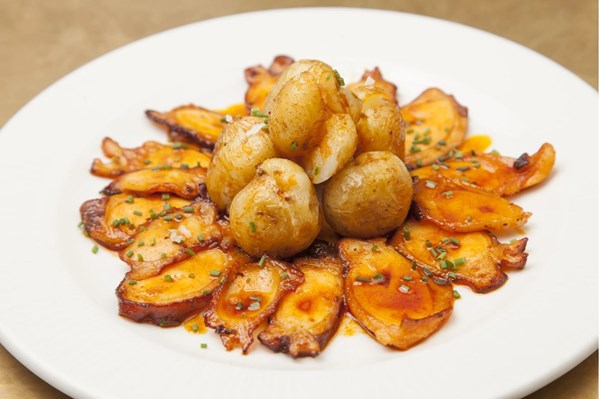 Octopus with baby potatoes, pimentón & olive oil [José Pizarro]