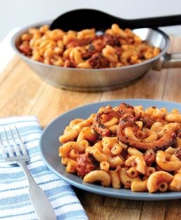 Octopus with pasta (Htapodi me kofto makaronaki)