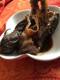  Oil braised eggplants (Yóumèn qiézi / 油燜茄子)
