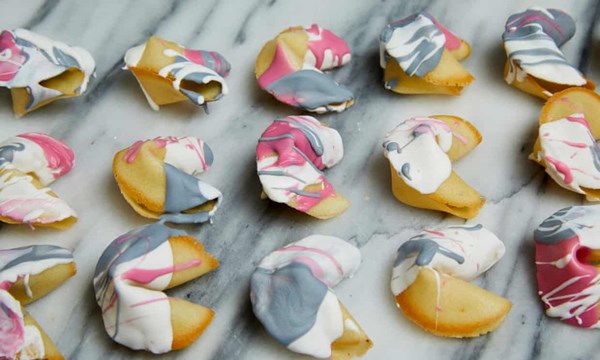‘Oil-painted’ fortune cookies