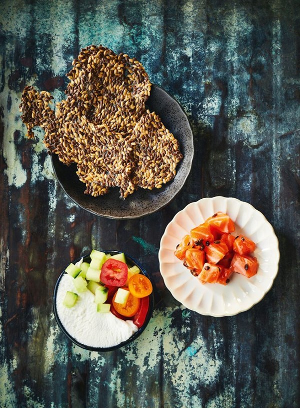 Okra of cured salmon with coconut yoghurt and crackers