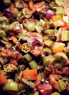 Okra peperonata