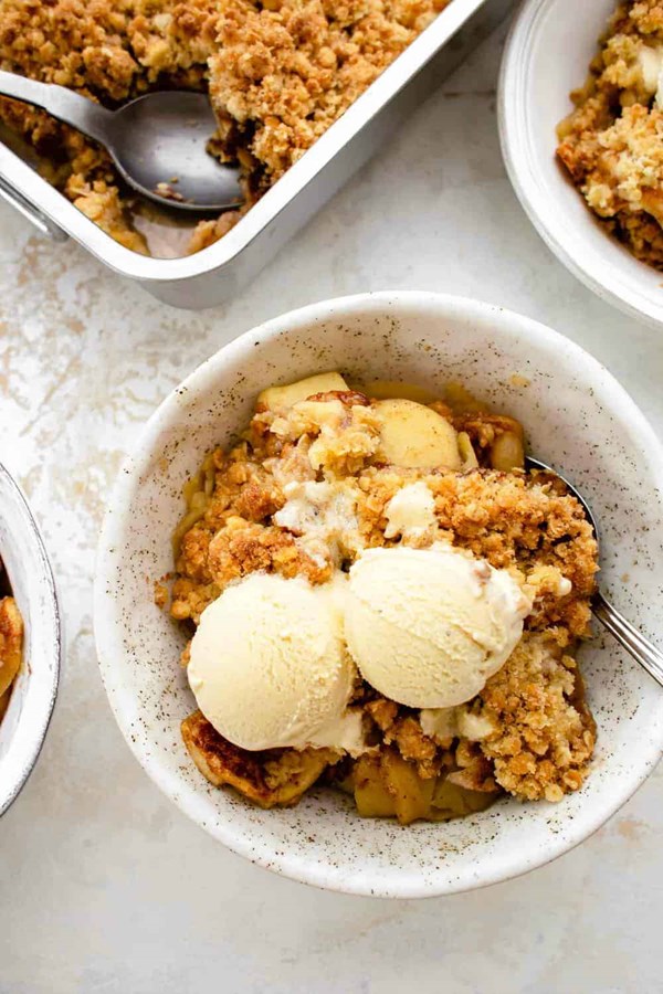 Old fashioned apple crisp 