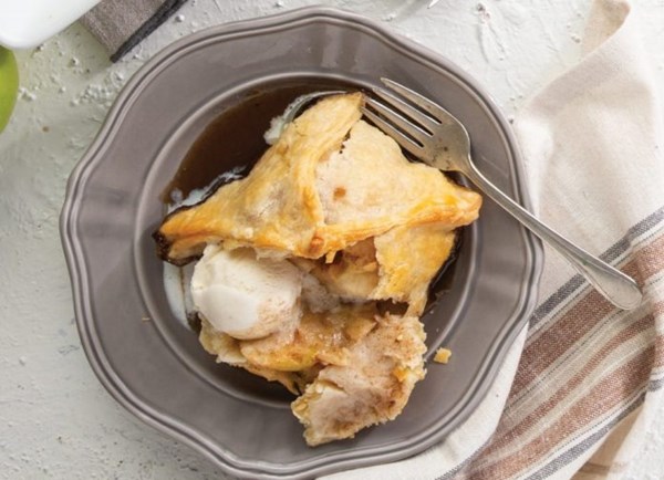 Old-fashioned apple dumplings