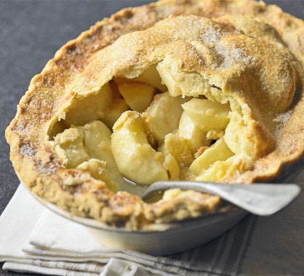 Old-fashioned apple pie