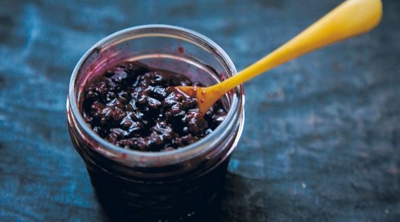 Old-fashioned blackberry jelly